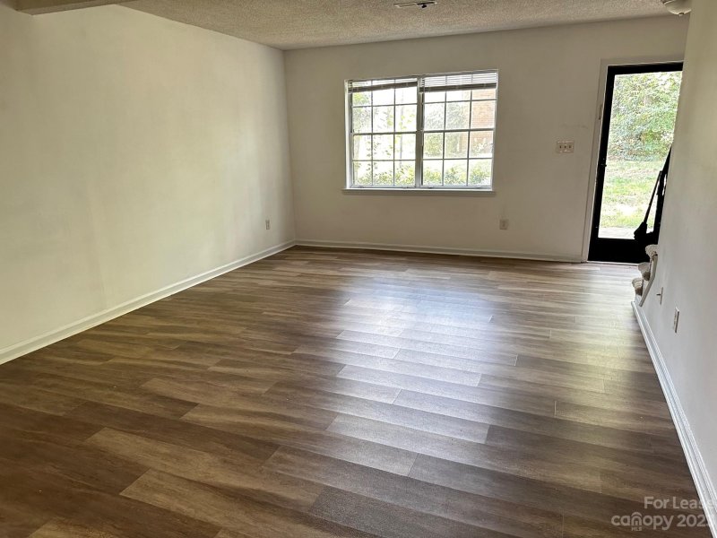 Property image 5 at 8809 Hunter Ridge Drive, Charlotte, NC 28226