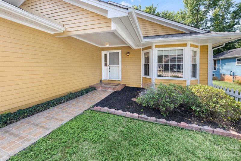 Property image 5 at 351 Mulberry Village Lane, Fort Mill, SC 29715
