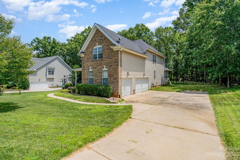 Property image 3 at 11100 Persimmon Creek Drive, Mint Hill, NC 28227