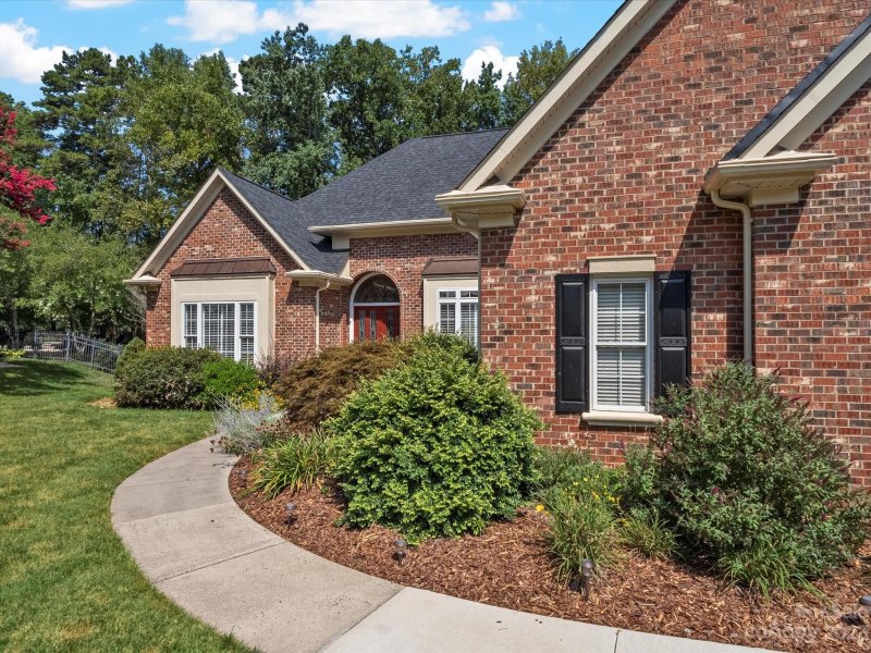 Property image 2 at 7223 Olde Sycamore Drive, Mint Hill, NC 28227