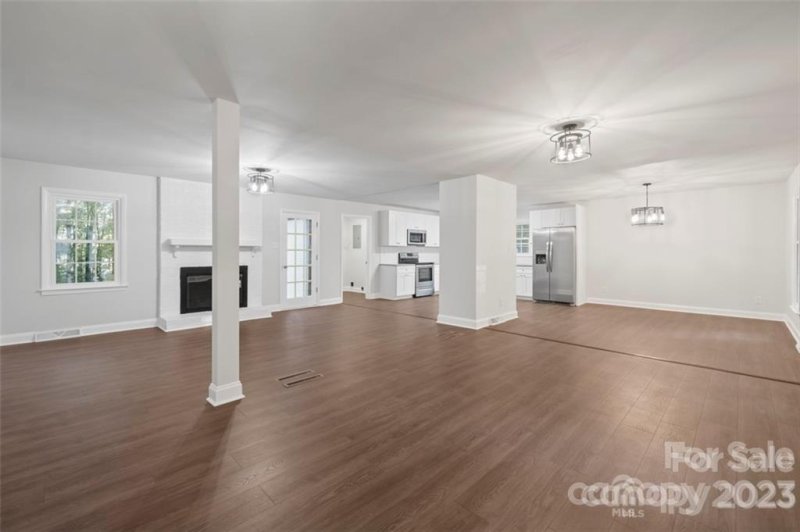 Property image 4 at 5745 Hollirose Drive, Charlotte, NC 28227