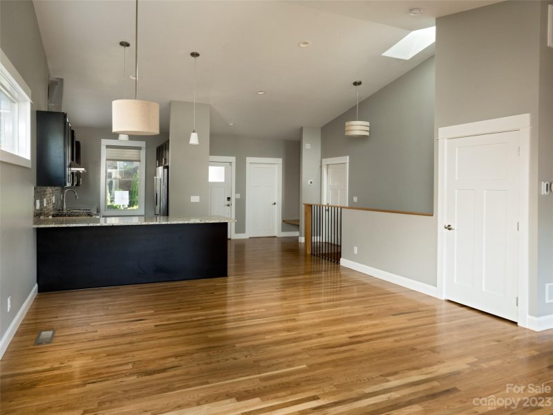 Property image 4 at 205 Josephine Lane, Asheville, NC 28804