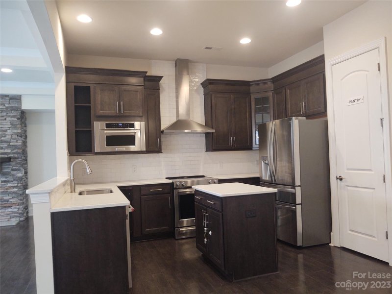 Property image 3 at 10707 Campbell Commons Way, Charlotte, NC 28277