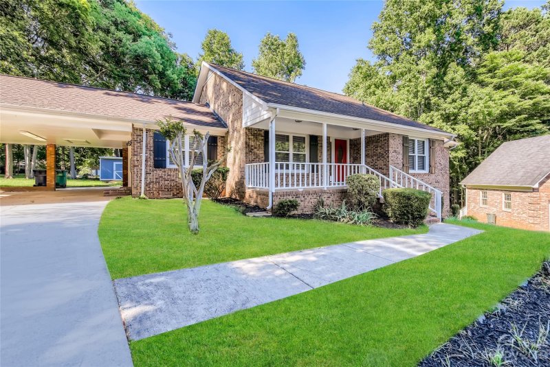 Property image 3 at 6837 Van De Rohe Drive, Charlotte, NC 28215