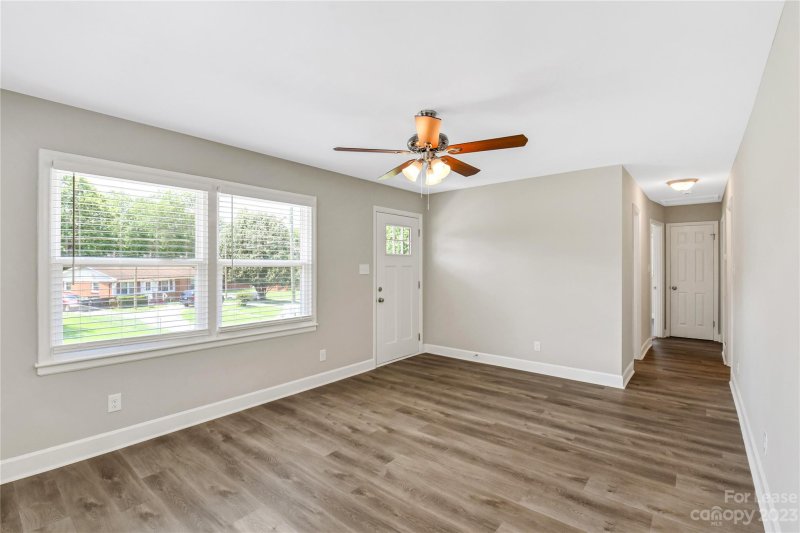 Property image 5 at 4420 Birkdale Drive, Charlotte, NC 28208