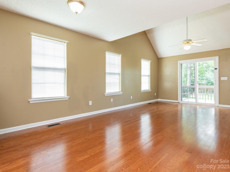 Property image 2 at 102 Oak Manor Drive, Columbia, SC 29229