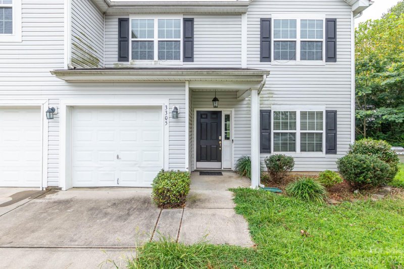 Property image 3 at 3305 Mortemer Lane, Charlotte, NC 28262