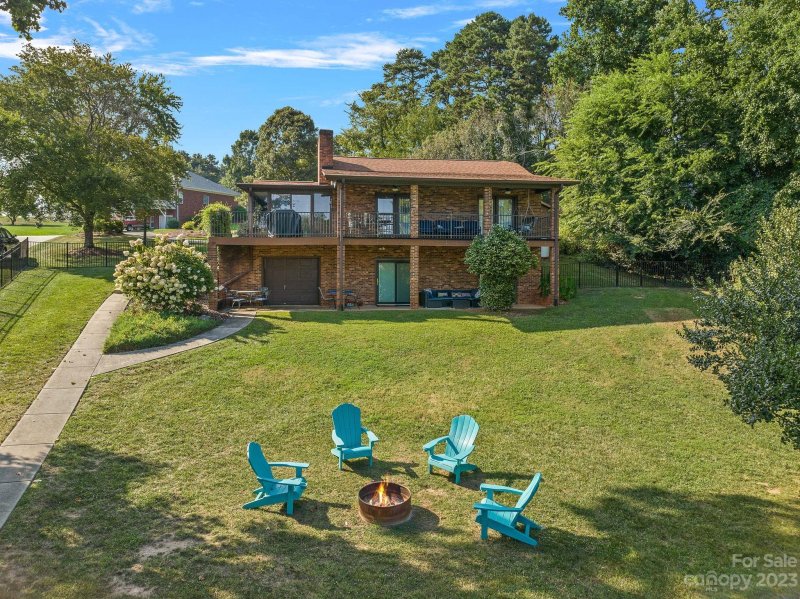 Property image 2 at 2680 Southern Breeze Drive, Sherrills Ford, NC 28673