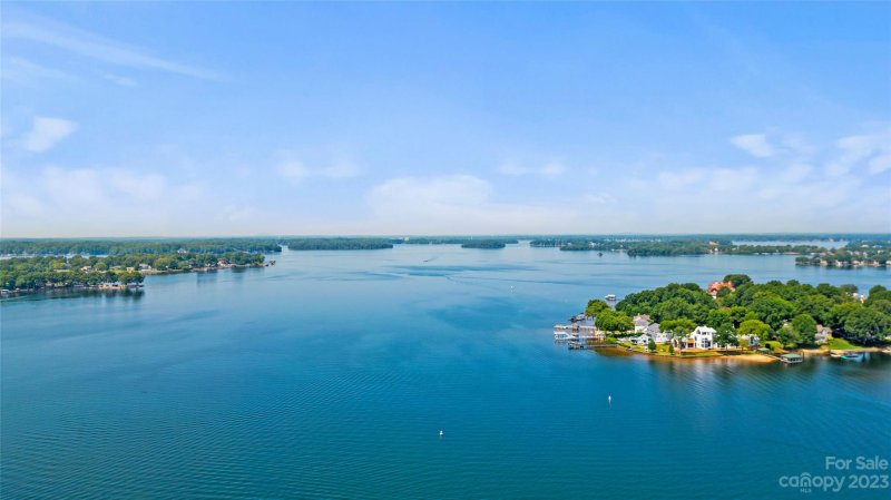 Property image 5 at 18015 Kings Point Drive, Cornelius, NC 28031