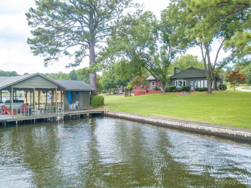 Property image 2 at 592 Fairway Shores Road, Mount Gilead, NC 27306