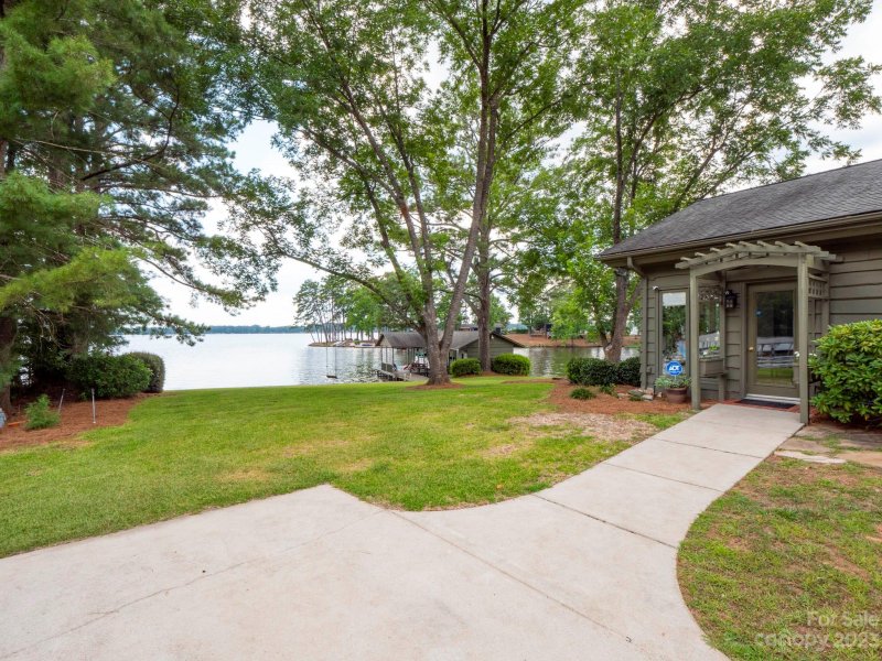 Property image 4 at 592 Fairway Shores Road, Mount Gilead, NC 27306