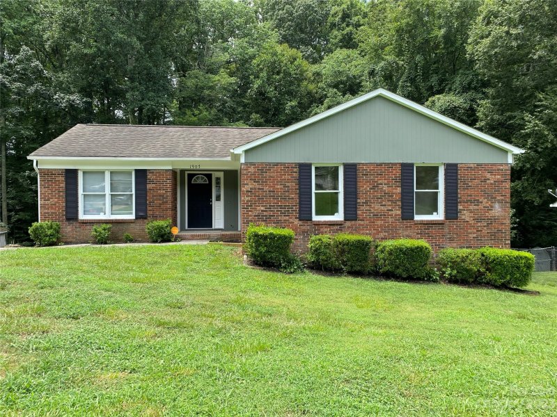 1907 Teddington Drive