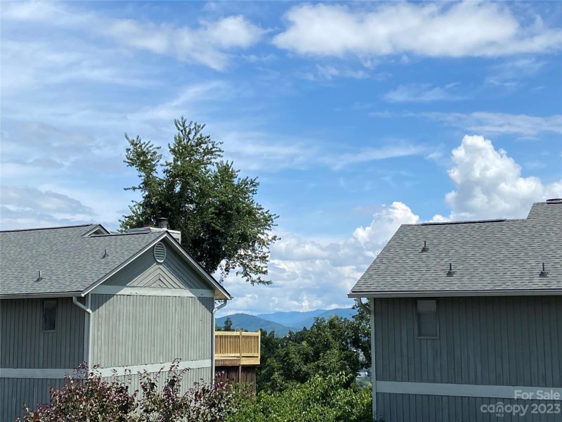 Property image 3 at 526 Windswept Drive, Asheville, NC 28801