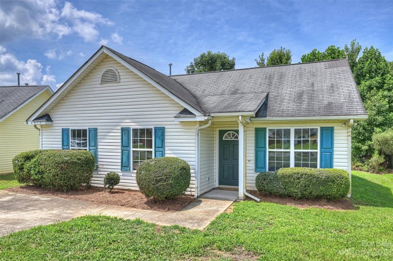 Property image 2 at 5413 Morning Breeze Lane, Charlotte, NC 28208