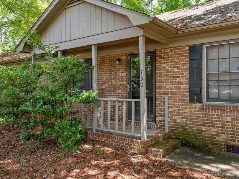 Property image 3 at 1061 Pineborough Road, Charlotte, NC 28212
