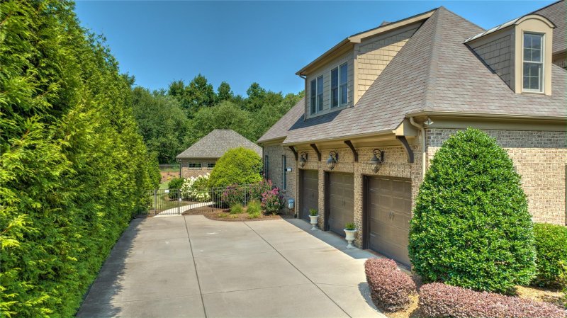 Property image 5 at 6003 Caliterra Drive, Matthews, NC 28104