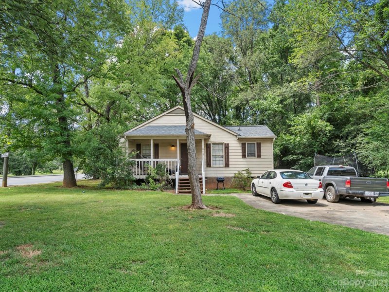 Property image 4 at 1048 Pinafore Drive, Charlotte, NC 28212