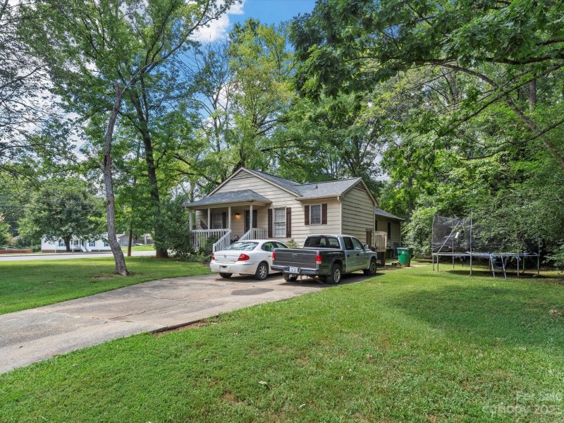 Property image 5 at 1048 Pinafore Drive, Charlotte, NC 28212