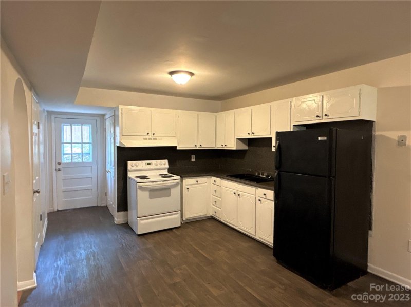 Property image 2 at 137 Sleepy Hollow Road, Charlotte, NC 28217