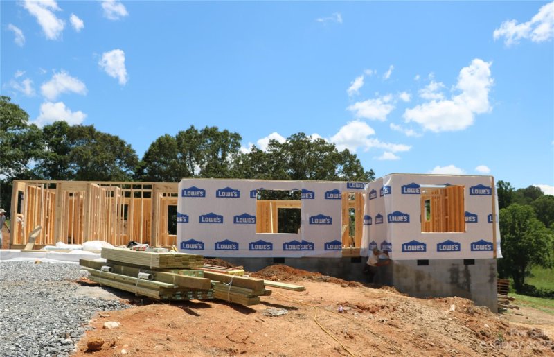 Property image 3 at 736 Morlin Acres Drive, Marshall, NC 28753