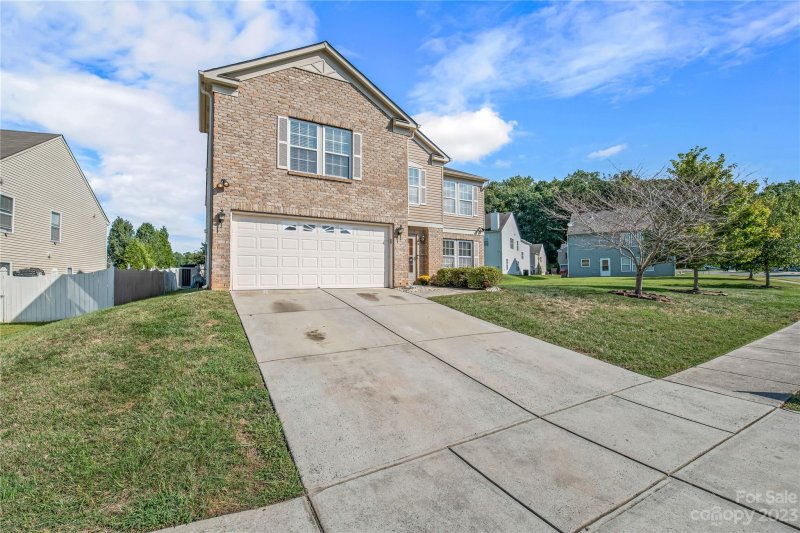 Property image 2 at 3339 Aldwych Way, Charlotte, NC 28216