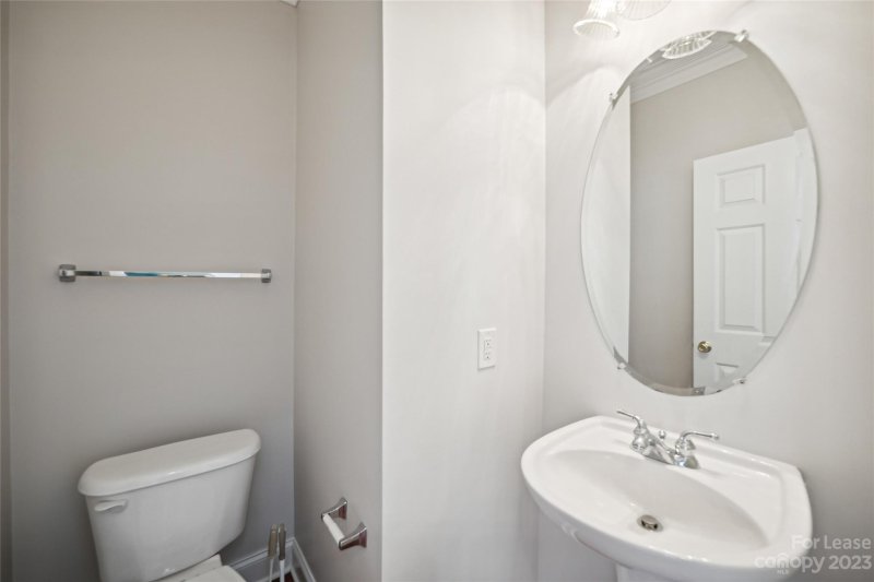 Property image 5 at 7994 Mariners Pointe Circle, Denver, NC 28037