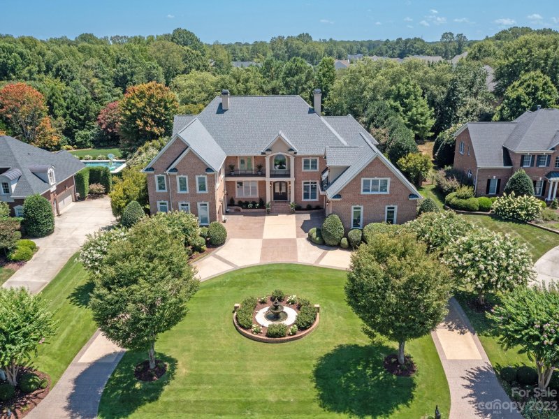 1605 Churchill Downs Drive