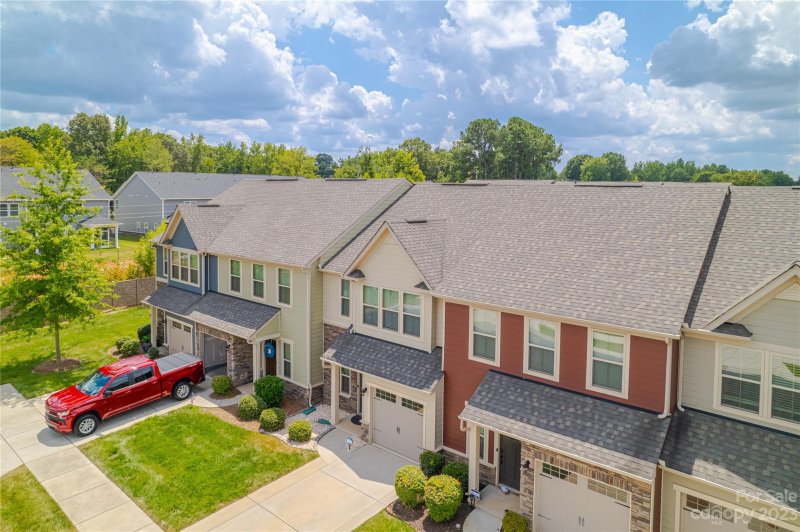 Property image 4 at 318 Willow Wood Court, Matthews, NC 28104