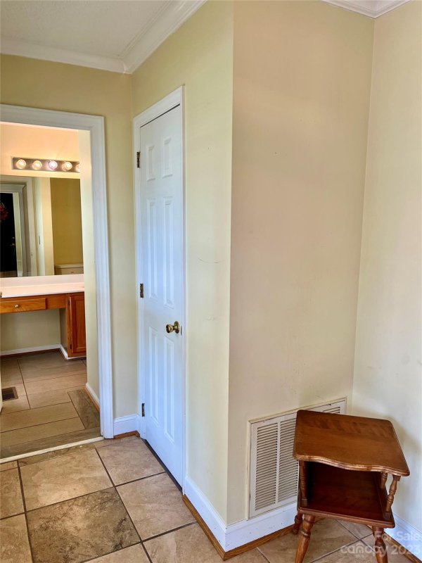 Property image 5 at 801 Yorkdale Drive, Charlotte, NC 28217