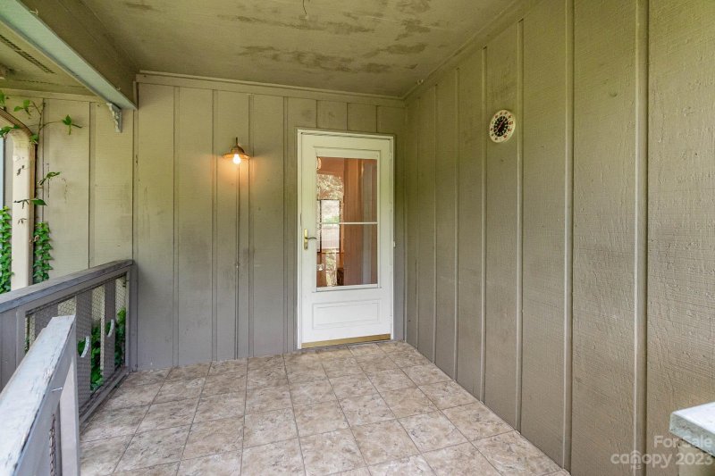 Property image 3 at 8433 Rittenhouse Circle, Charlotte, NC 28270