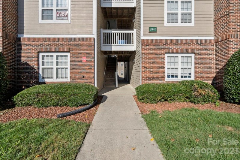 Property image 2 at 9849 Campus Walk Lane, Charlotte, NC 28262