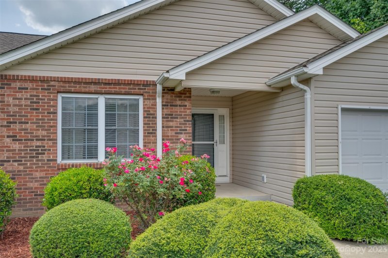 Property image 4 at 49 N Woodridge View Court, Hendersonville, NC 28791