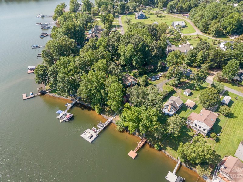 Property image 4 at 8053 Lucky Creek Lane, Denver, NC 28037