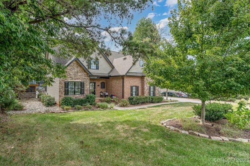 Property image 2 at 1915 Lynmore Drive, Sherrills Ford, NC 28673