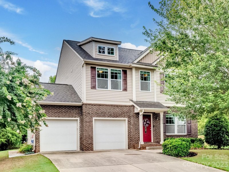 1008 Ellis Pond Drive