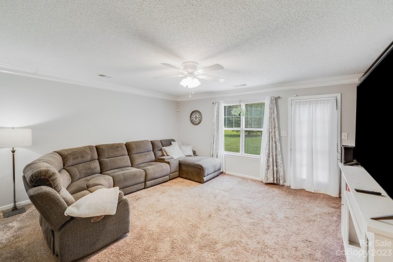 Property image 5 at 708 Raindrops Road, Gastonia, NC 28054