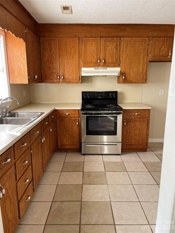 Property image 5 at 445 Short Hills Drive, Charlotte, NC 28217