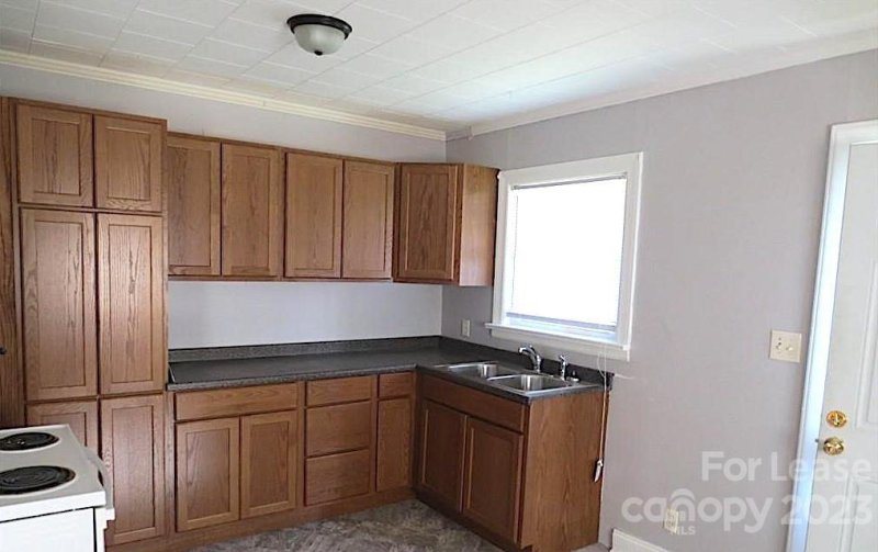 Property image 3 at 1310 Thompson Avenue, Charlotte, NC 28216