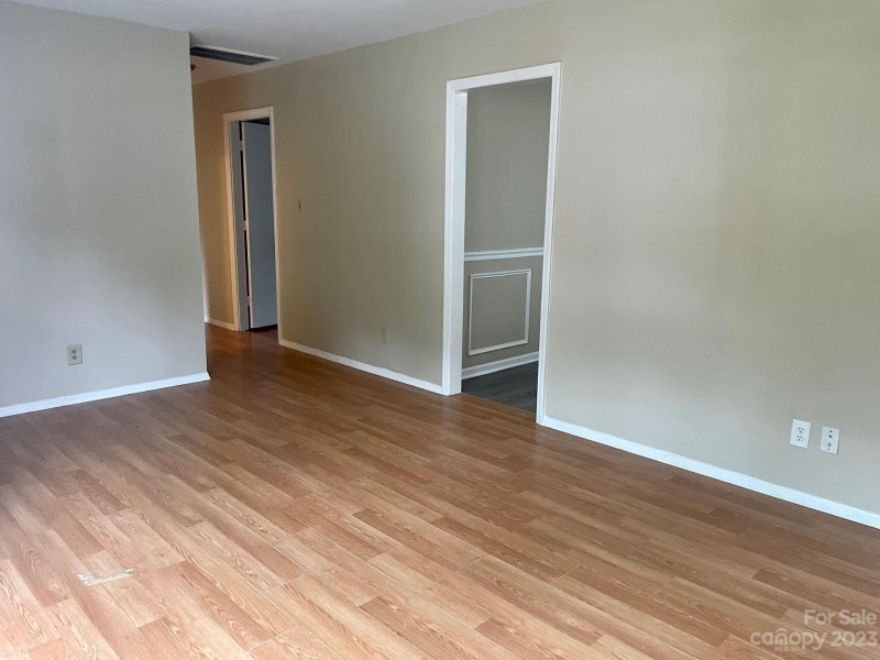 Property image 4 at 436 Edgegreen Drive, Charlotte, NC 28217