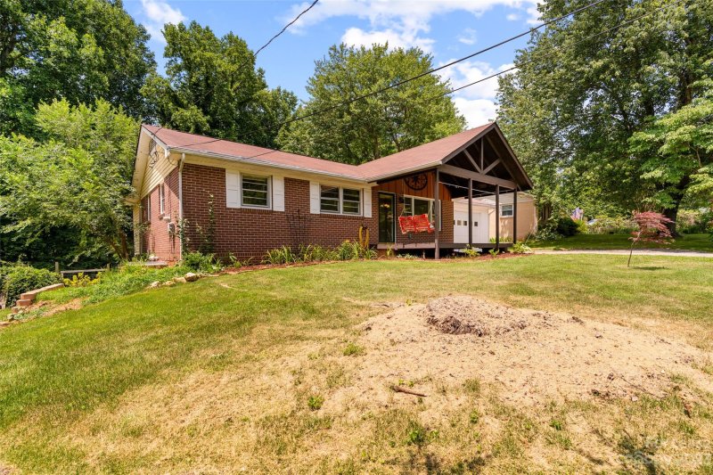 Property image 3 at 71 Pleasant Ridge Drive, Asheville, NC 28805