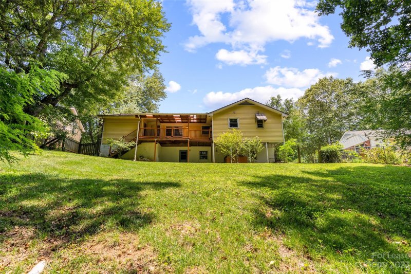 Property image 4 at 71 Pleasant Ridge Drive, Asheville, NC 28805