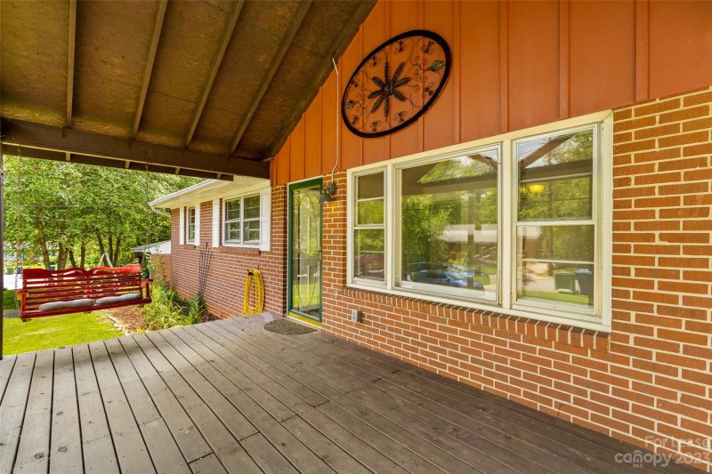 Property image 5 at 71 Pleasant Ridge Drive, Asheville, NC 28805