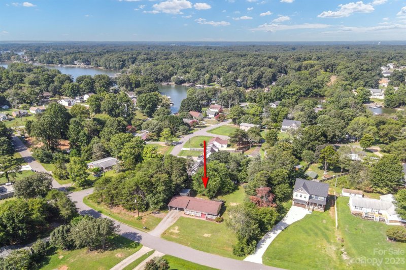 Property image 2 at 124 Driftwood Drive, Mooresville, NC 28117