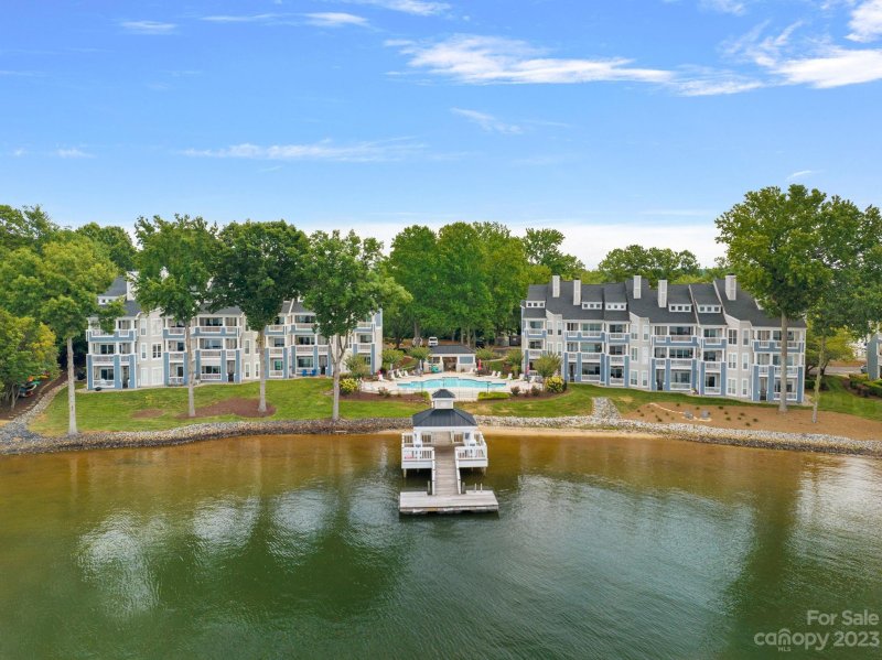 Property image 2 at 931 Southwest Drive, Davidson, NC 28036