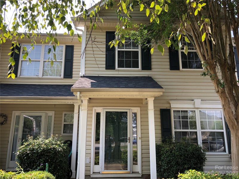 7483 Bluff Point Lane