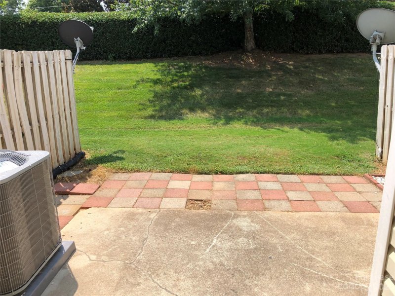 Property image 2 at 7483 Bluff Point Lane, Denver, NC 28037