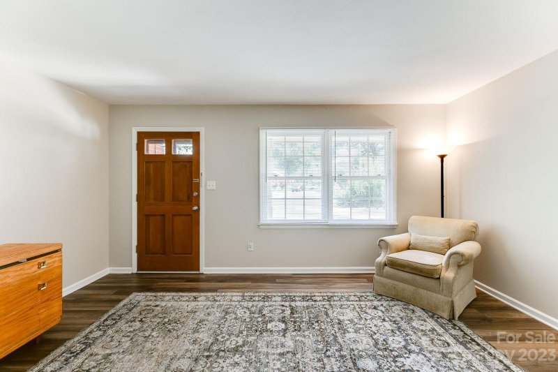 Property image 4 at 3200 Aspendale Lane, Charlotte, NC 28212