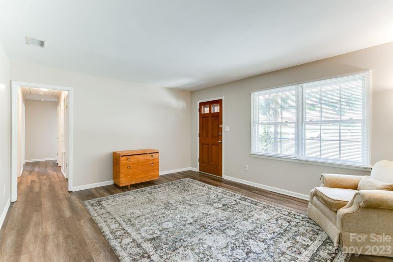 Property image 5 at 3200 Aspendale Lane, Charlotte, NC 28212