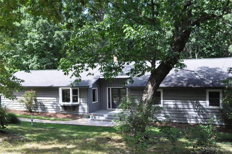 685 Dogwood Trail