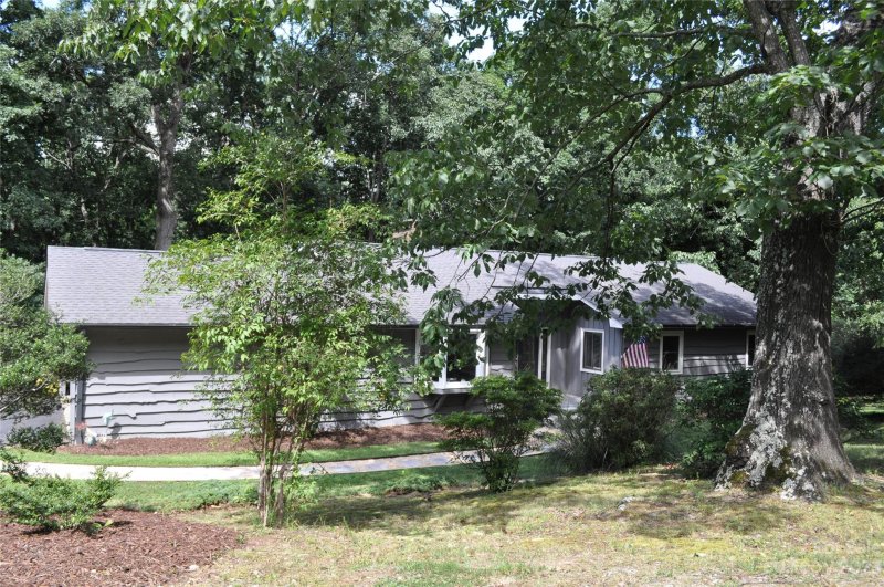 Property image 2 at 685 Dogwood Trail, Tryon, NC 28782